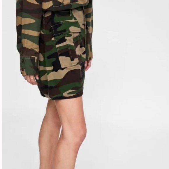 Zara Premium Denim Collection the cargo mini skirt camouflage - Picture 2 of 12